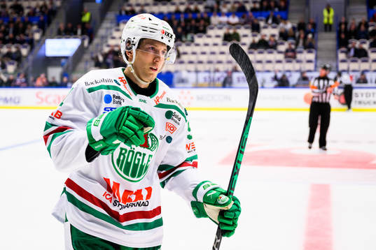 Rögles Adam Tambellini jublar