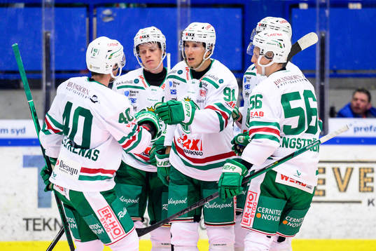 Rögles Adam Tambellini jublar