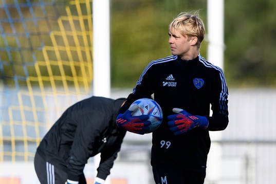 Falkenbergs målvakt Axel Ekroth före fotbollsmatchen i