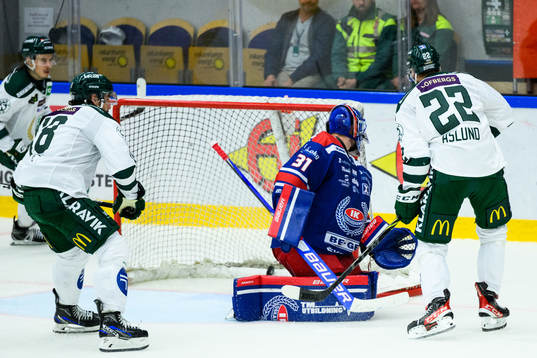 Oskarshamns målvakt Tim Juel släpper in 3-4 av