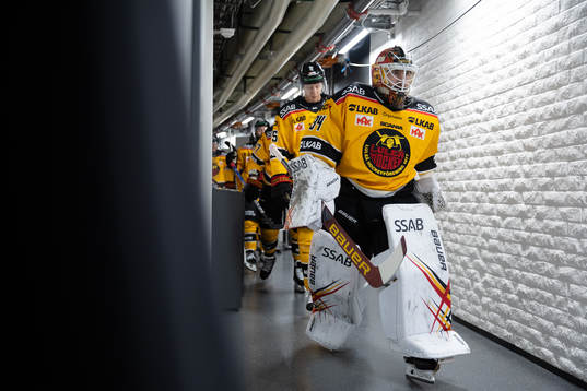 Luleås målvakt Joel Lassinantti innan ishockeymatchen i