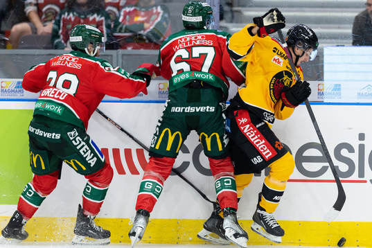 Frölundas Anthony Greco och Jacob Nilsson mot Luleås Isac