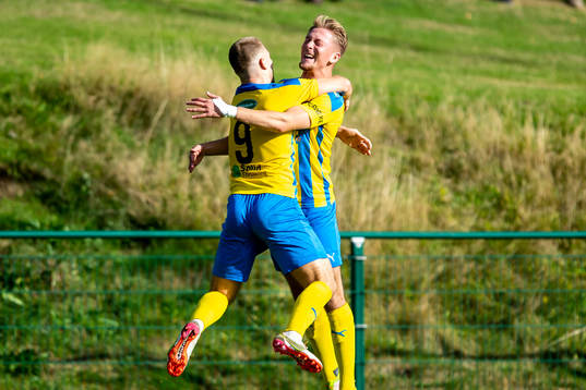 Eskilsminnes Dragos Daniel Farcas Lohan  och Danijal