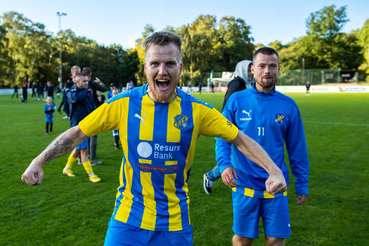 Eskilsminnes Victor Wahlgren jublar