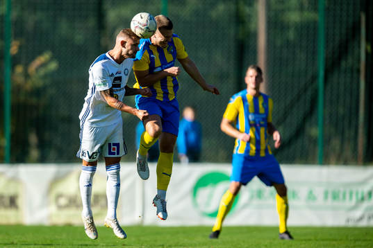 Husqvarnas Midhad Jukovic och Eskilsminnes Dragos Daniel