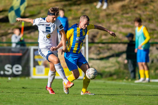 Husqvarnas Simon Dimitrijevic  och Eskilsminnes Filip