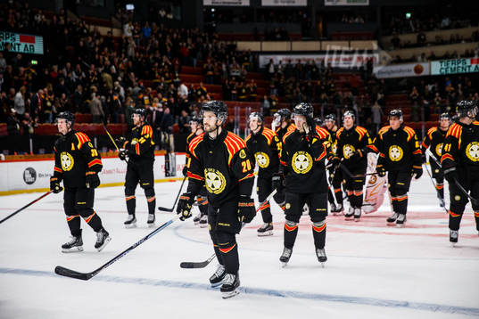 Brynäs Oula Palve jublar