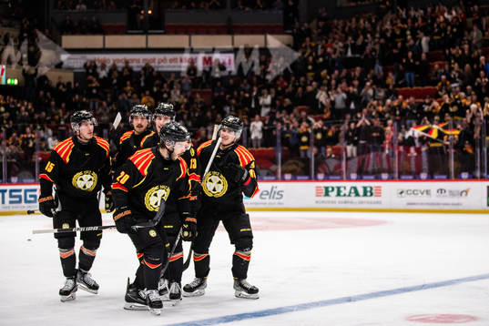 Brynäs Oula Palve jublar