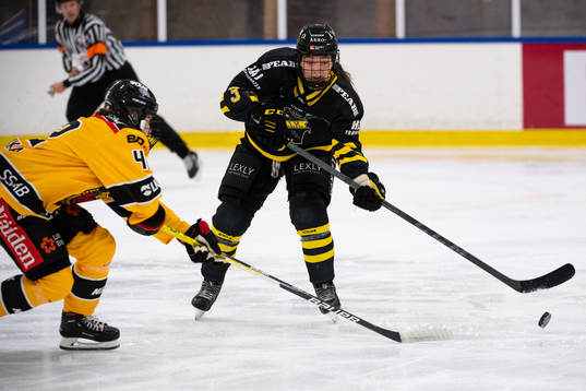 Luleås Viivi Vainikka och AIKs Moa Söderholm