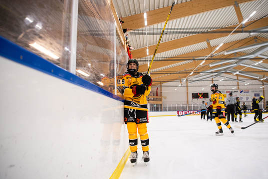 Luleås Emma Nordin jublar