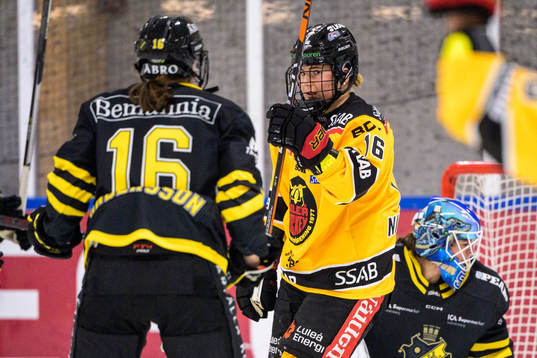 Luleås Petra Nieminen jublar