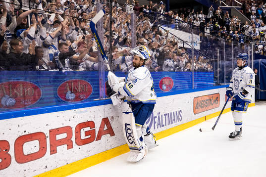 Leksands målvakt Mantas Armalis jublar