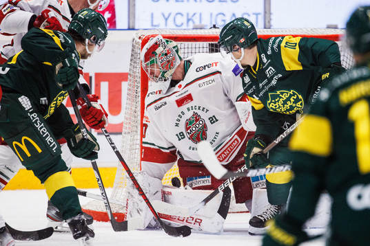 Modos målvakt Krister Gudlevskis släpper in 3-0 av