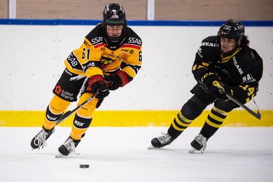 Luleås Lisa Johansson och AIKs Line Grahn