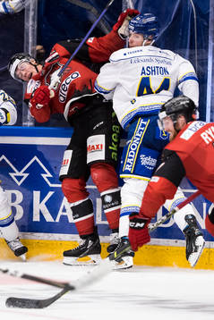 Malmö Redhawkss Christoffer Forsberg och Leksands Carter