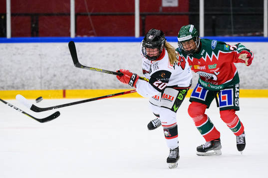 Malmö Redhawks Silke Glud och Frölundas Hanna Olsson