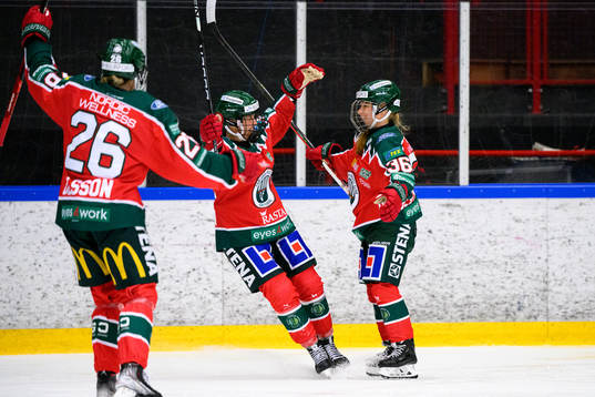 Frölundas Emilia Bergeby Hallbeck jublar