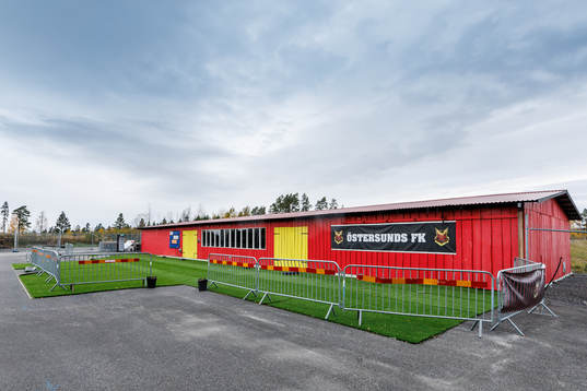 En av restaurangbyggnaden på Jämtkraft Arena