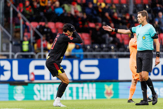 Östersunds Sadmir Zekovic deppar