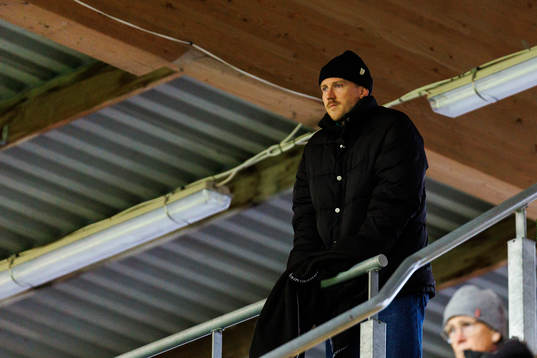 Östersunds Simon Kroon på läktaren
