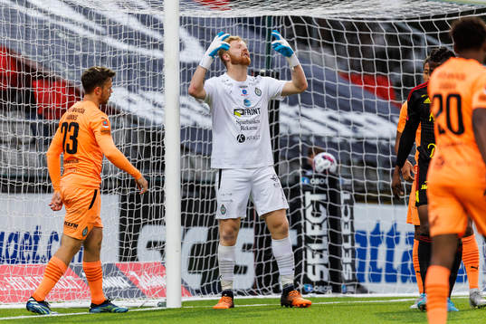 AFC Eskilstunas målvakt Nick Wolters deppar