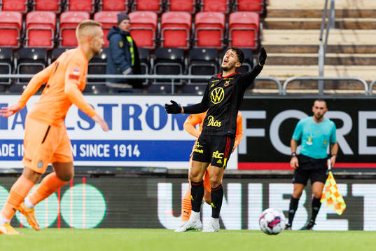 Östersunds Sadmir Zekovic deppar
