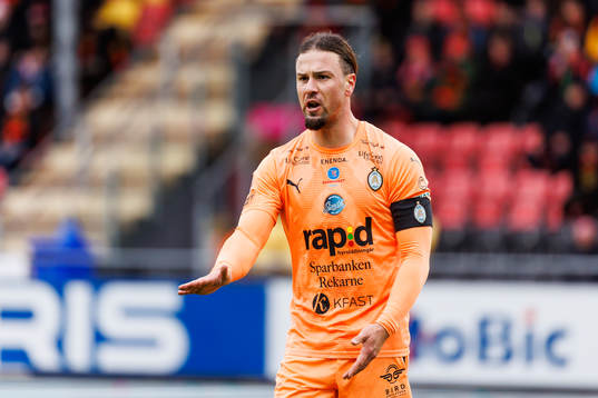 AFC Eskilstunas Abdelkarim Mammar Chaouche  reagerar
