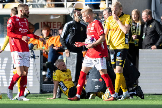Elfsborgs Simon Strand har ont