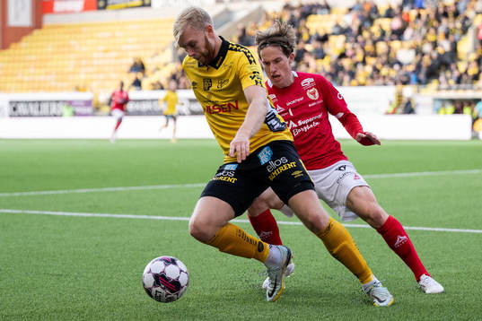 Elfsborgs Sveinn Guðjohnsen och Kalmars Johan Karlsson