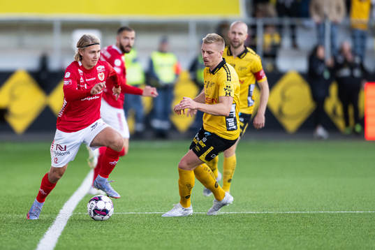 Kalmars Sebastian Nanasi och Elfsborgs Per Frick
