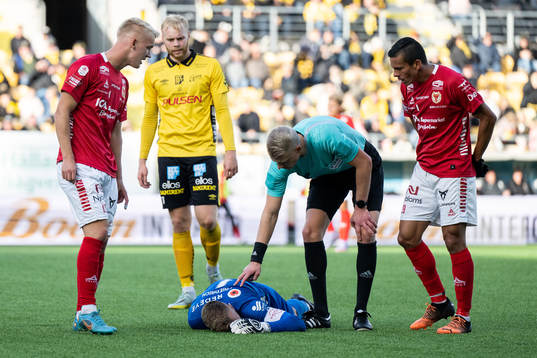 Kalmars målvakt Ricardo Friedrich har ont