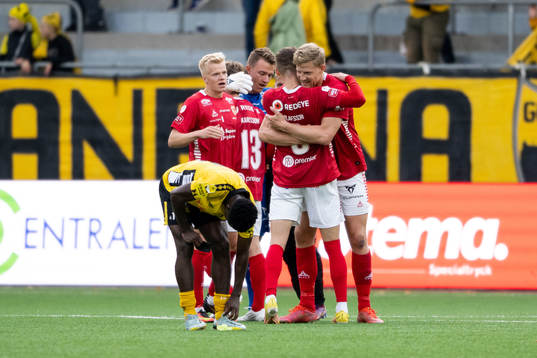 Kalmars spelare jublar