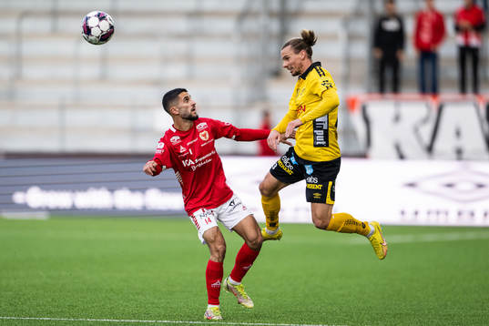 Kalmars Noah Shamoun och Elfsborgs Niklas Hult