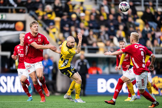 Kalmars Lars Saetra och Elfsborgs Johan Larsson