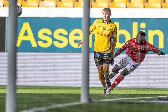 Elfsborgs Jacob Ondrejka och Kalmars Nahom Girmai Netabay