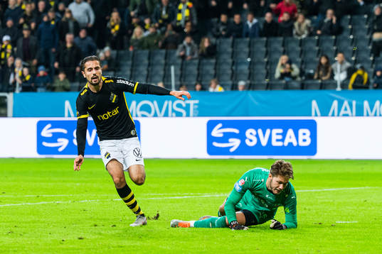 AIKs Zachary Elbouzedi jublar