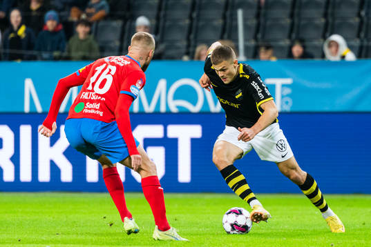 AIKs Erik Ring och Helsingborgs Alexander Faltsetas