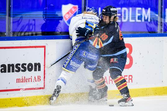 Leksands Lenka Curmova och Djurgårdens Nicole Hall