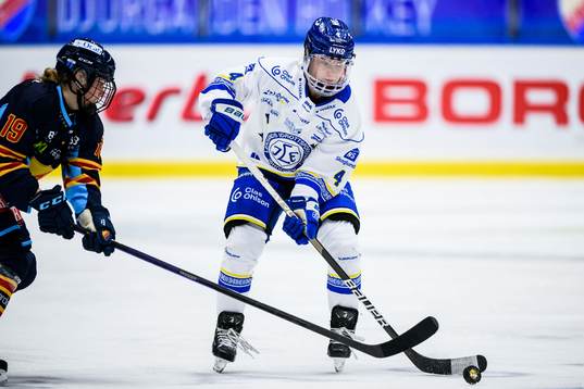 Djurgårdens Julia Östlund och Leksands Wilma Johansson