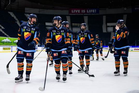 Djurgårdens Lova Blom och Nicole Hall jublar