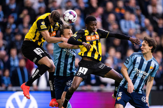 Häckens Johan Hammar och Akoua Romeo Amane och