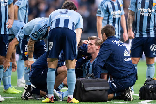Djurgårdens Hampus Finndell får vård