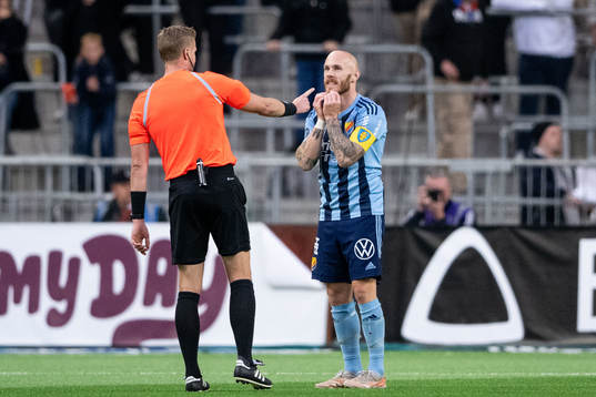 Djurgårdens Magnus Eriksson deppar