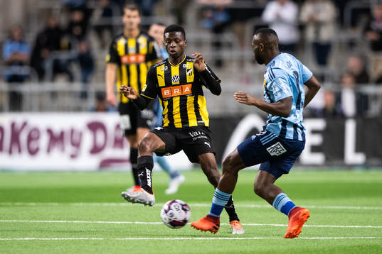 Häckens Akoua Romeo Amane och Djurgårdens Emmanuel