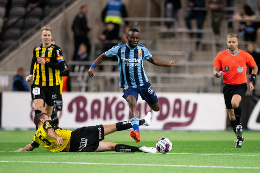 Häckens Even Hovland och Djurgårdens Emmanuel Justine