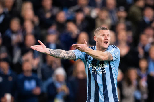 Djurgårdens Victor Edvardsen reagerar