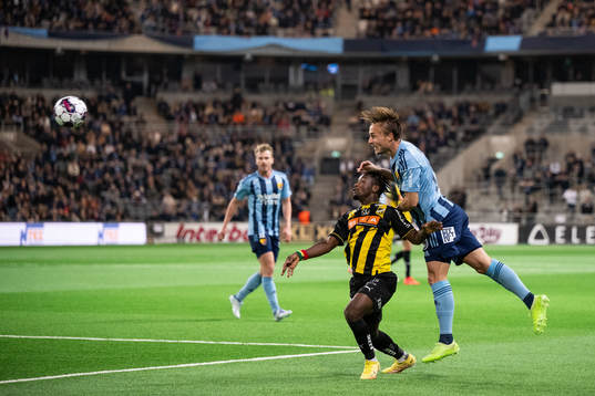Häckens Ibrahim Sadiq och Djurgårdens Pierre Bengtsson