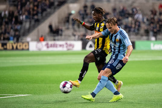 Häckens Ibrahim Sadiq och Djurgårdens Pierre Bengtsson