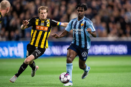 Häckens Erik Friberg och Djurgårdens Joel Asoro