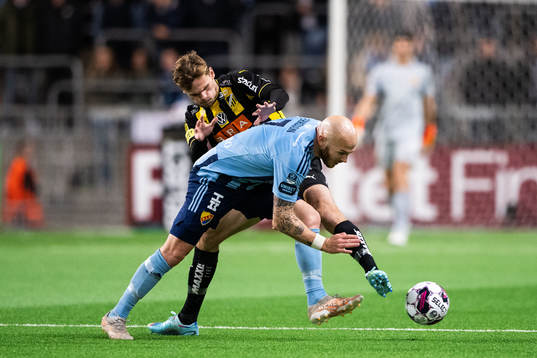 Häckens Oscar Uddenäs och Djurgårdens Magnus Eriksson
